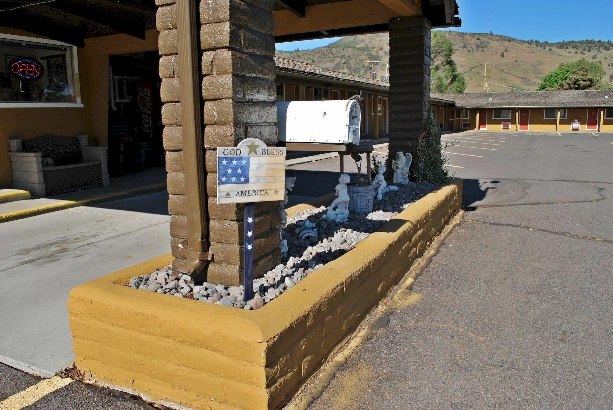 Oregon Motel 8 And Rv Park เคลมัทฟอลส์ ภายนอก รูปภาพ