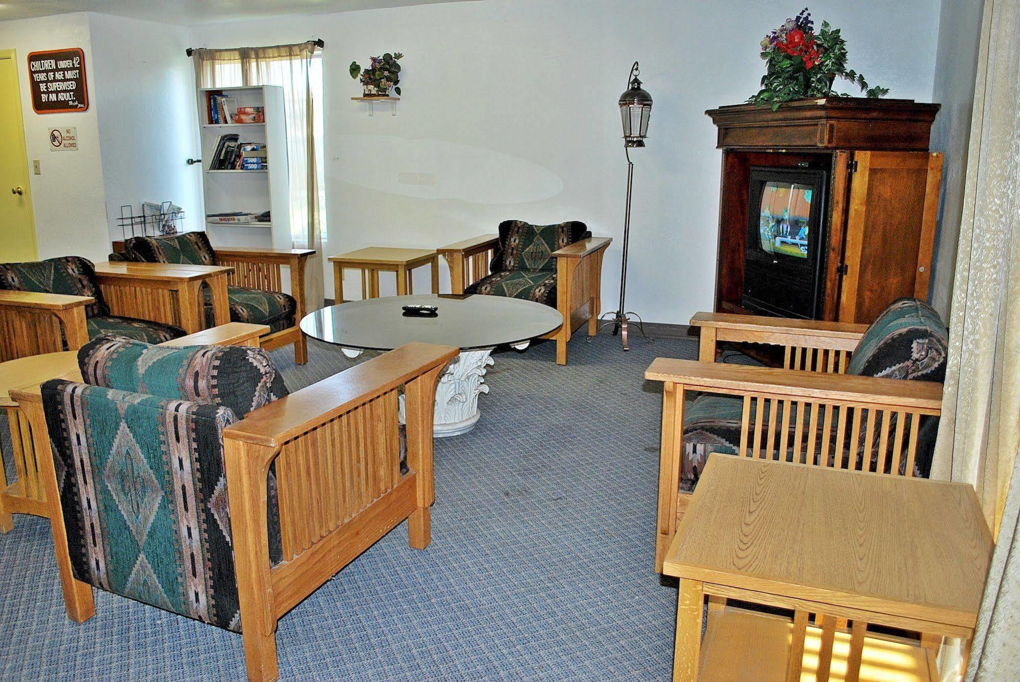 Oregon Motel 8 And Rv Park เคลมัทฟอลส์ ภายนอก รูปภาพ