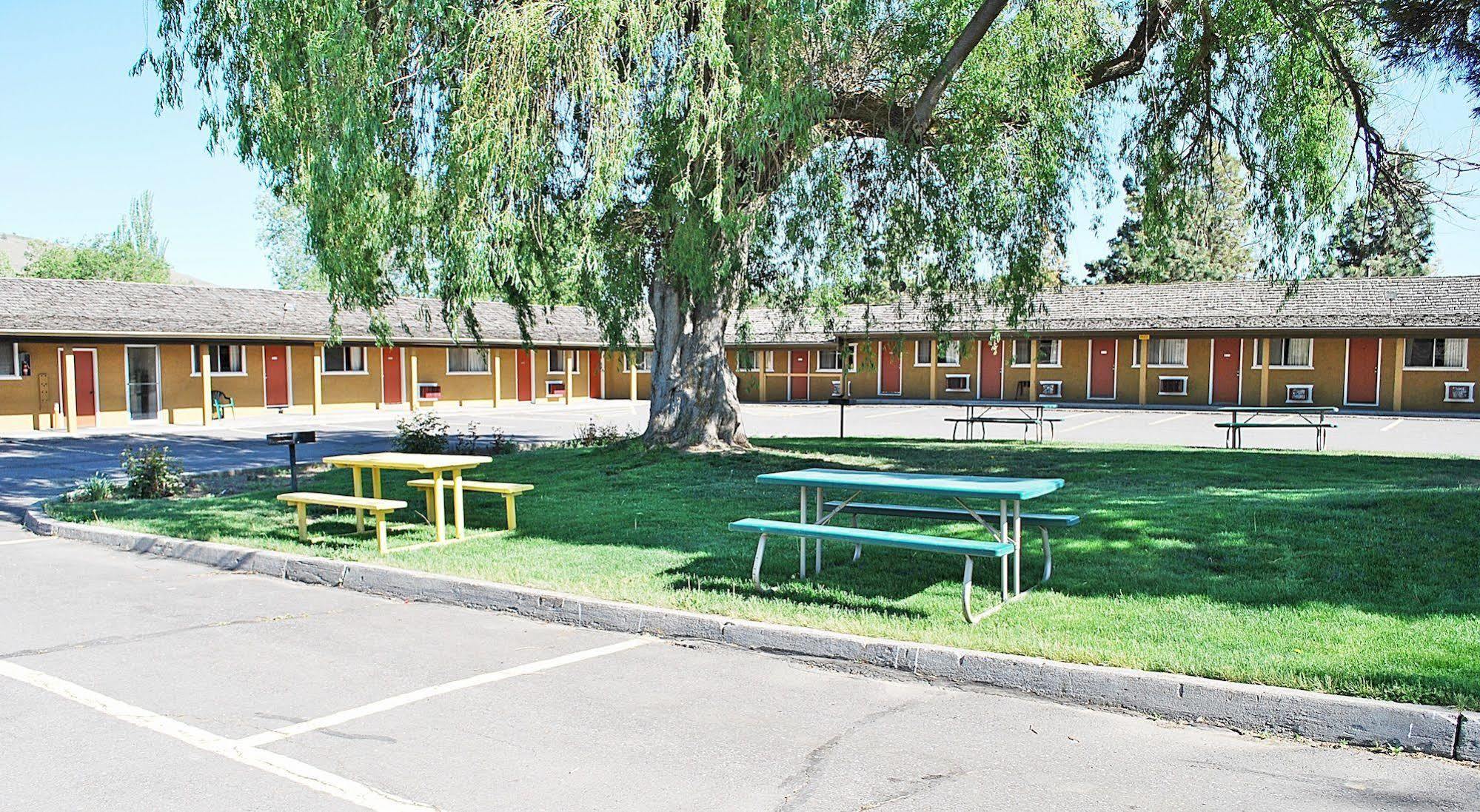 Oregon Motel 8 And Rv Park เคลมัทฟอลส์ ภายนอก รูปภาพ